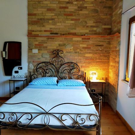 Bed and Breakfast Casale Del Sole Cepagatti Exterior foto